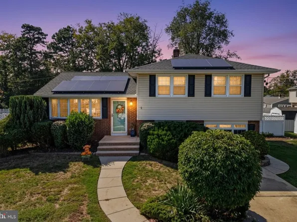 9 Maplebrook Ct, Cherry Hill, NJ 08034