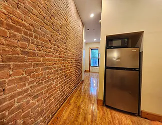 Rented by RELEASE NY