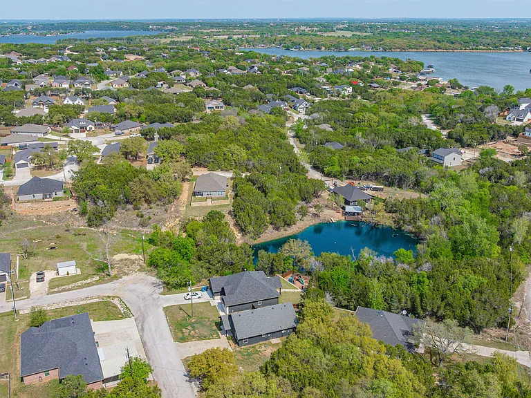 2604 Santiago Dr — Photo 19