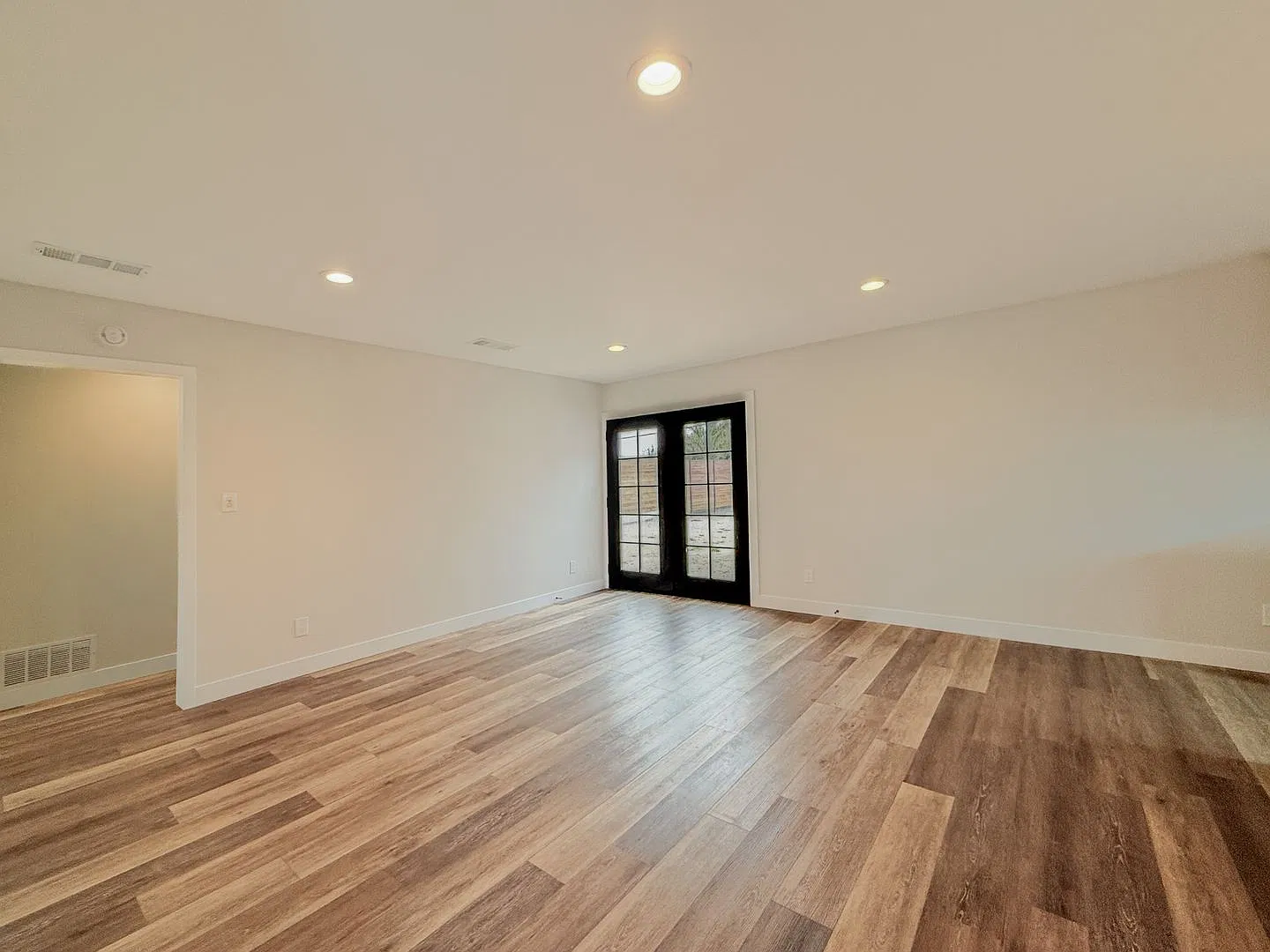 Modern 3-Bedroom Home with Private Yard in Central Lompoc! — Photo 2