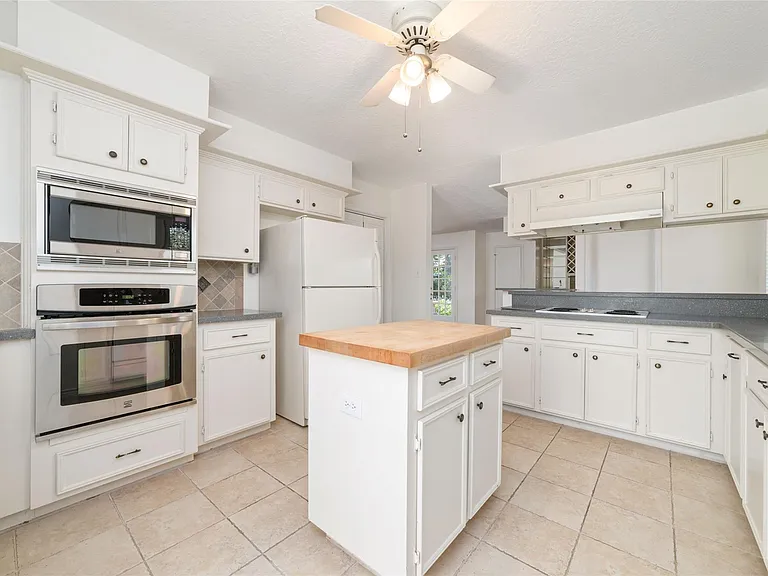 11838 Riverview Dr — Photo 7