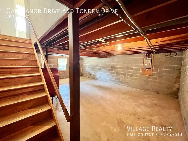 Oak Manor Dr — Photo 73