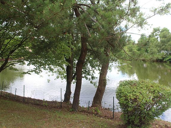 5th image of 81 Parkway Dr Unit C