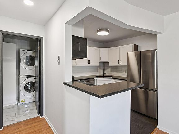 4th image of 2030 Ridge Dr APT 31