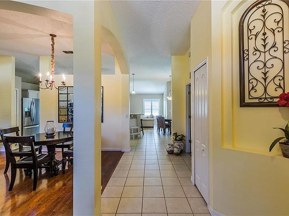 4th image of 1423 Bent Oaks Blvd