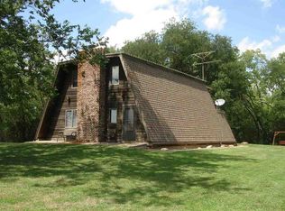 5644 NW 46th St, Topeka, KS 66618