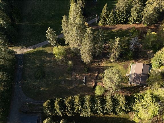 3rd image of 7660 Icicle Rd
