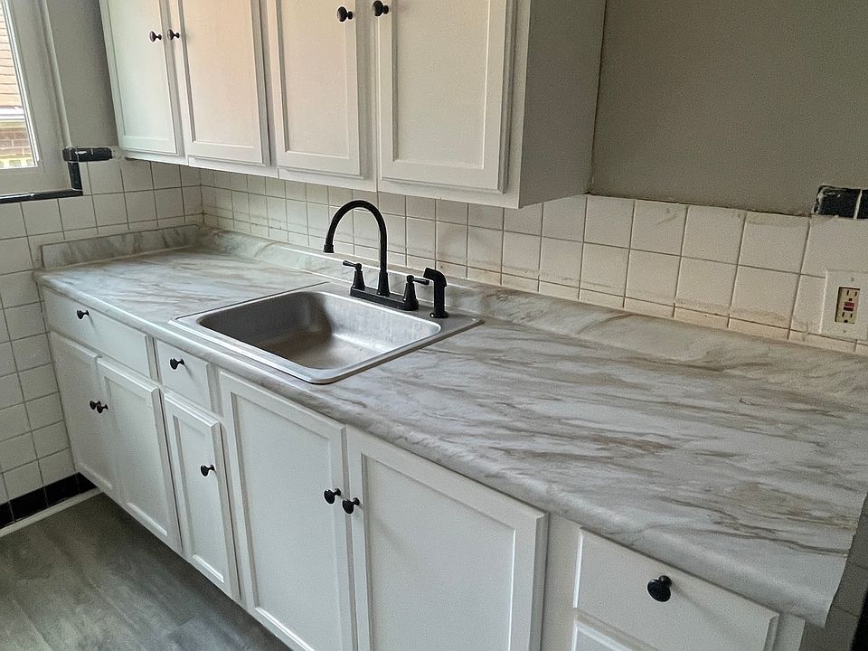 1st image of 7100 Eastlawn Dr APT 2