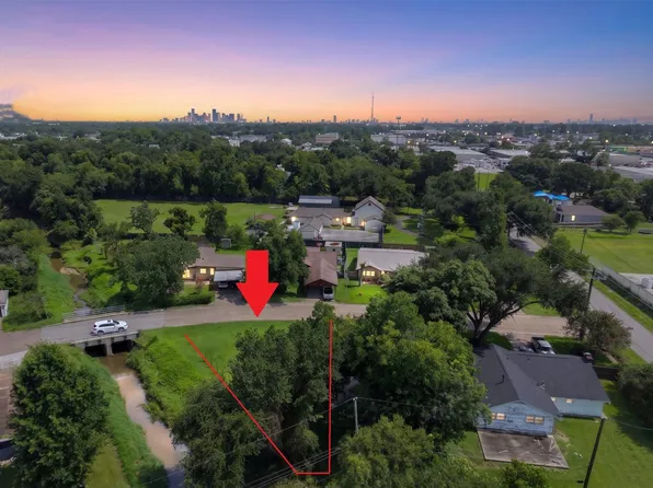 522 Surratt Dr, Houston, TX 77091