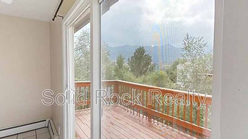 2 bed, 1.0 bath, 800 sqft, $1,225 — Photo 3