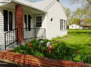 1106 Oak St, Valley Falls, KS 66088