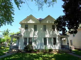 916 W 15th St, Davenport, IA 52804