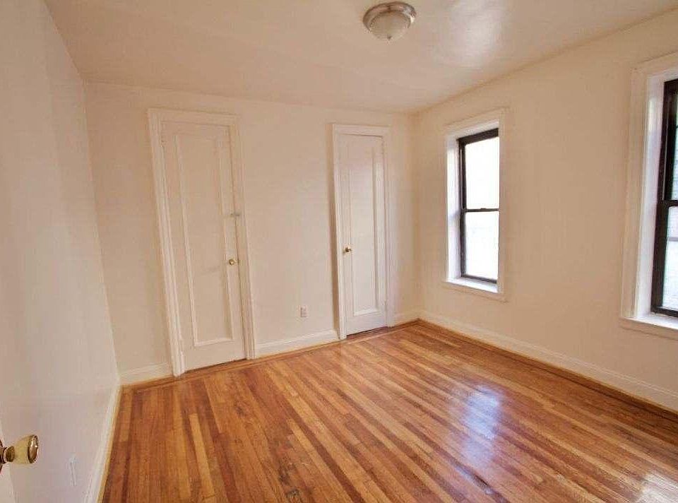 2nd image of 2415 Barker Ave