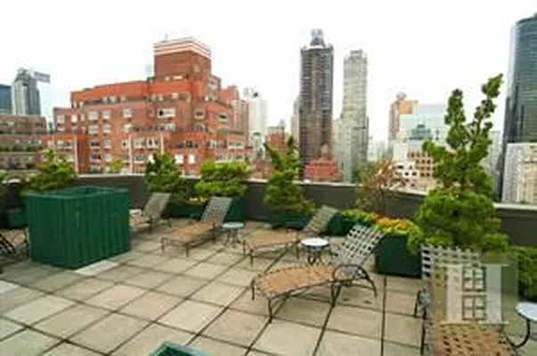 Sold by Douglas Elliman | media 21