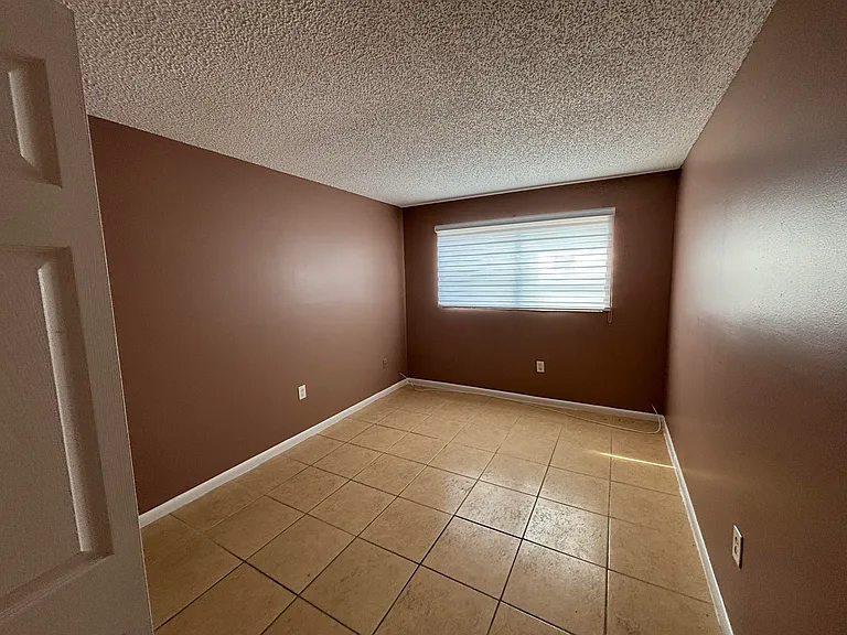 3710 NW 21st St #413 — Photo 8