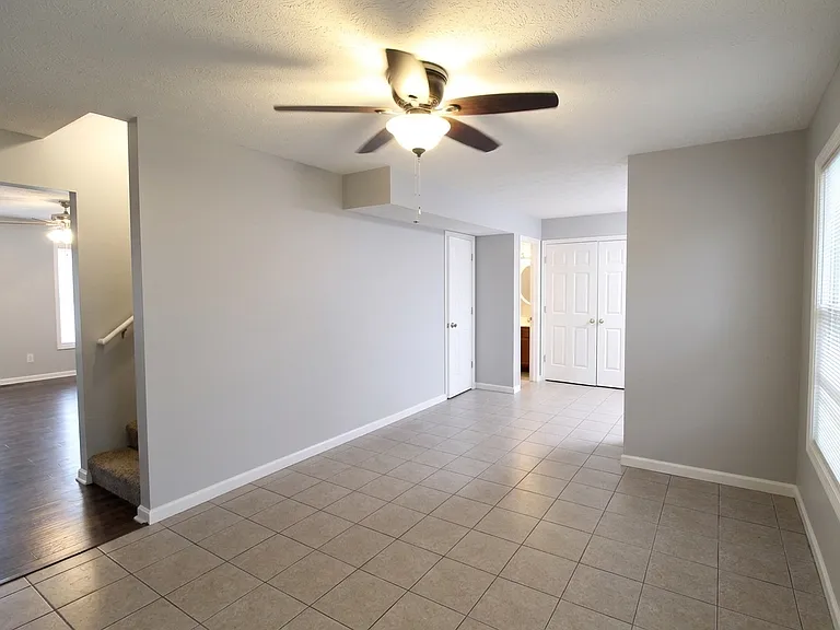 561 Hampton Way #1 — Photo 10