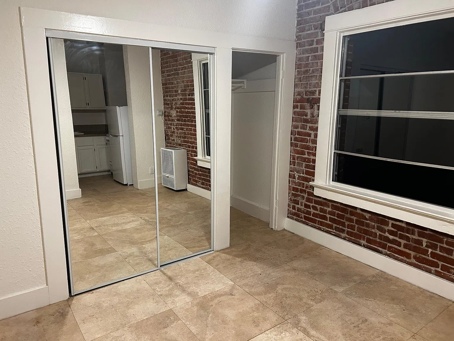 120 Westminster Ave — Photo 4
