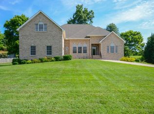 412 Mizpah Hills Dr, Johnson City, TN 37604
