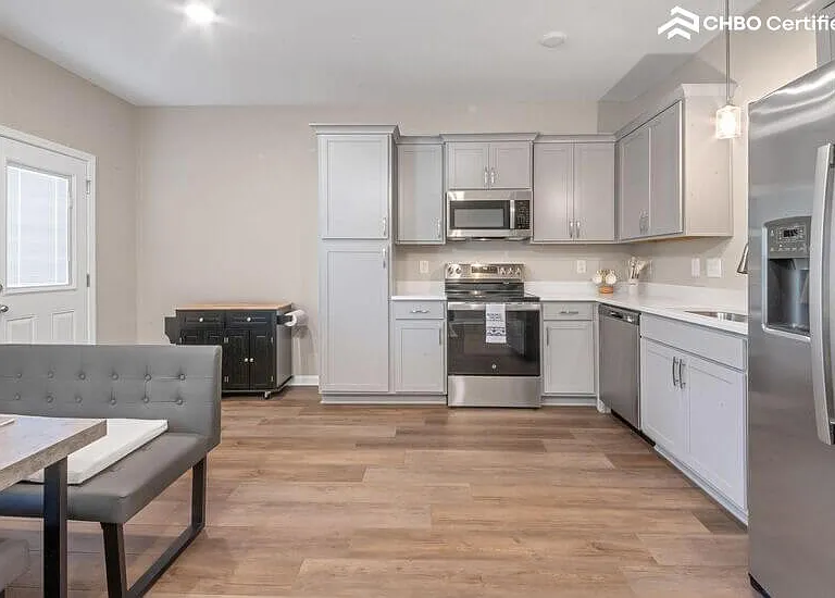 616 Lafayette Rd — Photo 8