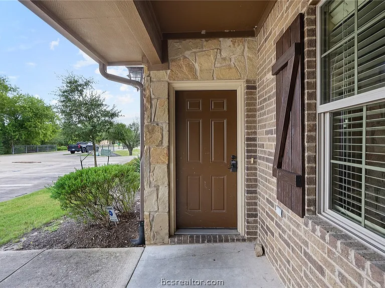 305 Capps Dr — Photo 6