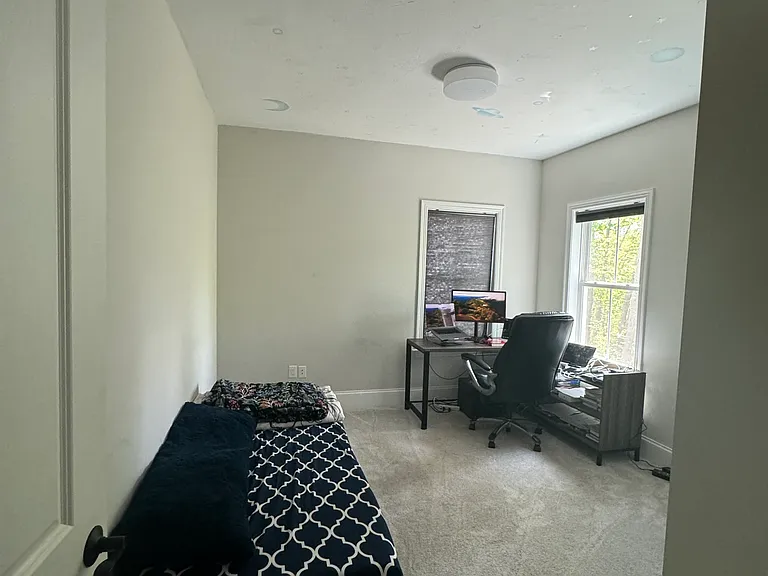 111 Caspian Way — Photo 33