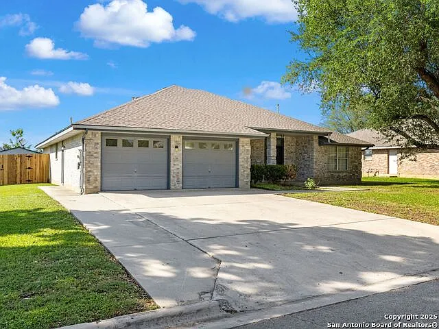 1625 Sunnybrook Dr — Photo 3