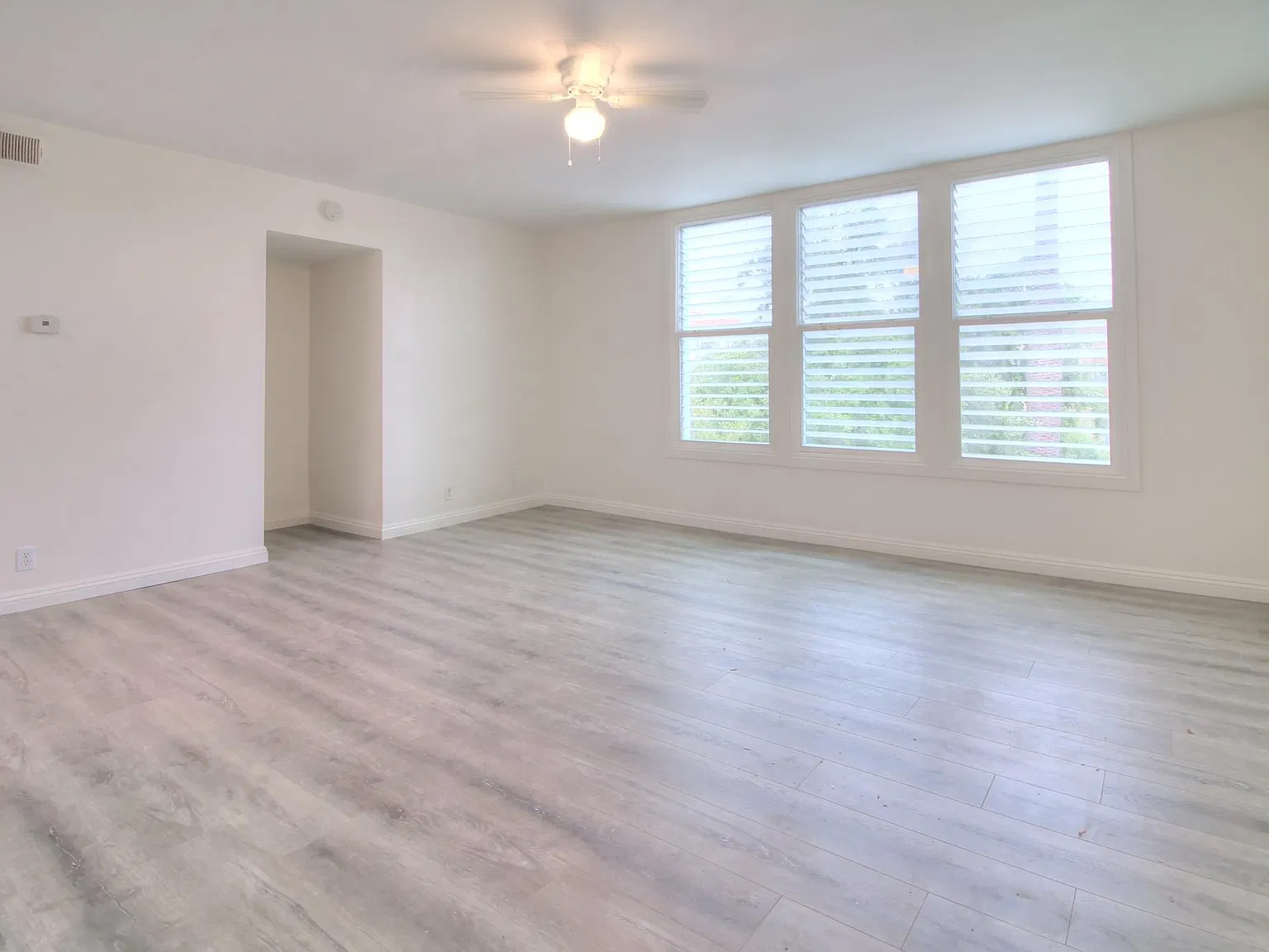 2 bed, 900 sqft, $2,650 — Photo 3