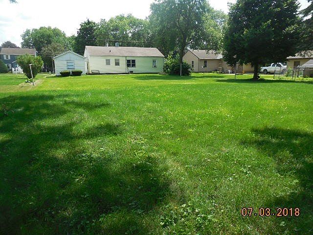 2nd image of 716 5th St NE