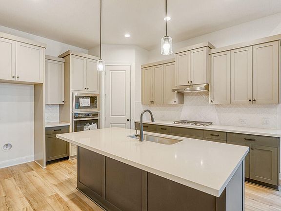 4th image of 248 Prickly Poppy Loop