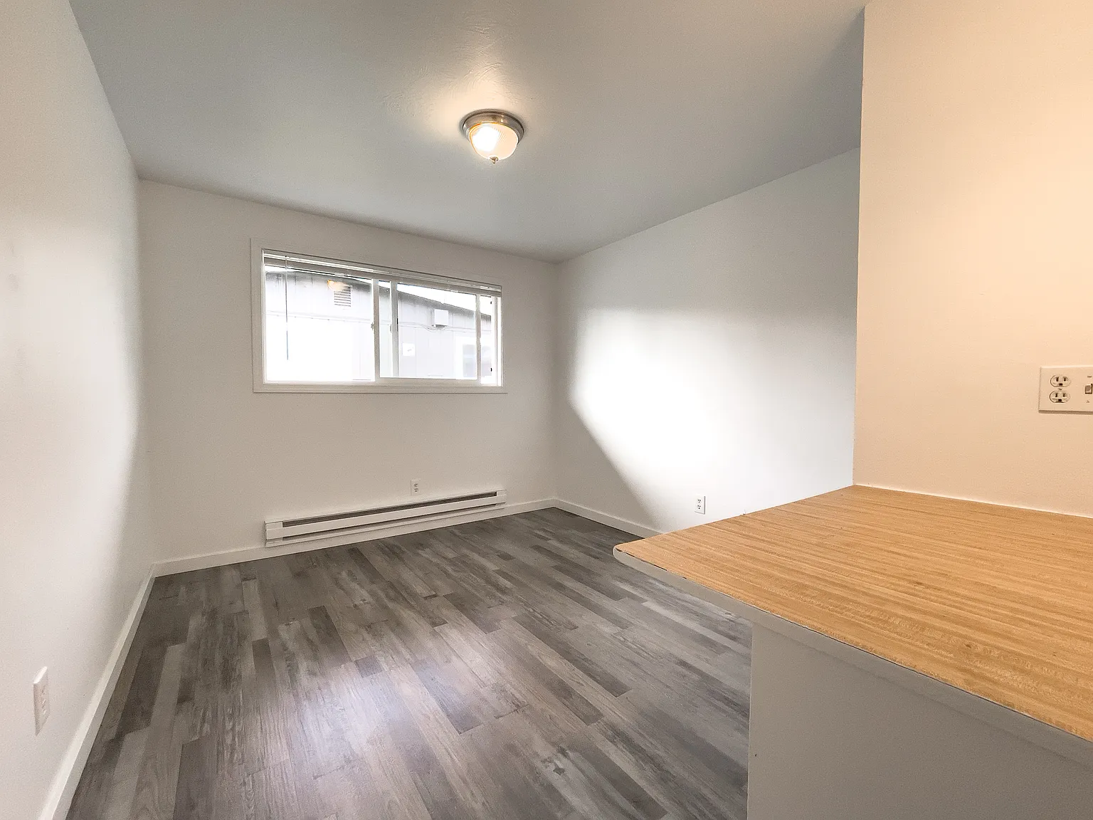 2 bed, 850 sqft, $1,695 — Photo 3