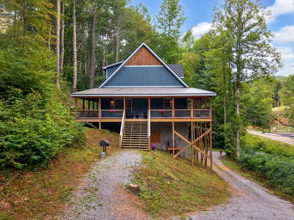 2489 Waldens Creek Rd, Sevierville, TN 37862