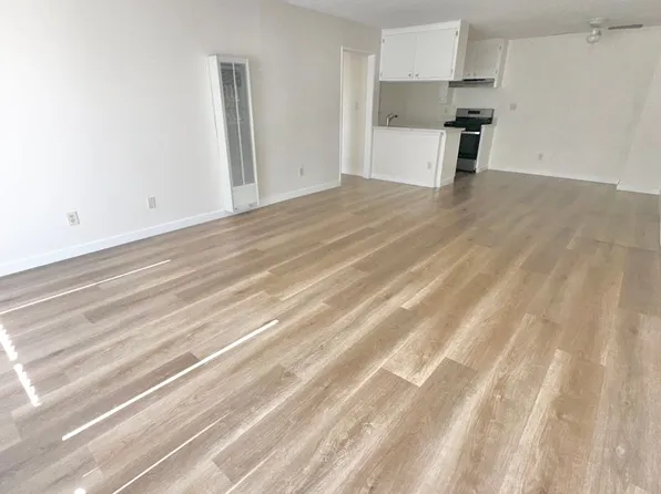 18521 Prairie St, 18521 Prairie St APT 217, Northridge, CA 91324