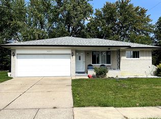 4051 Dickson Dr, Sterling Heights, MI 48310