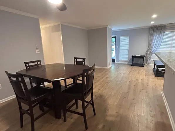 20 Versailles Ct, Hamilton, NJ 08619