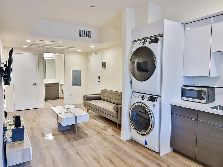 1164 W 37th Pl — Photo 27