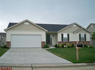 408 Morrow Glen Ct, Saint Charles, MO 63304