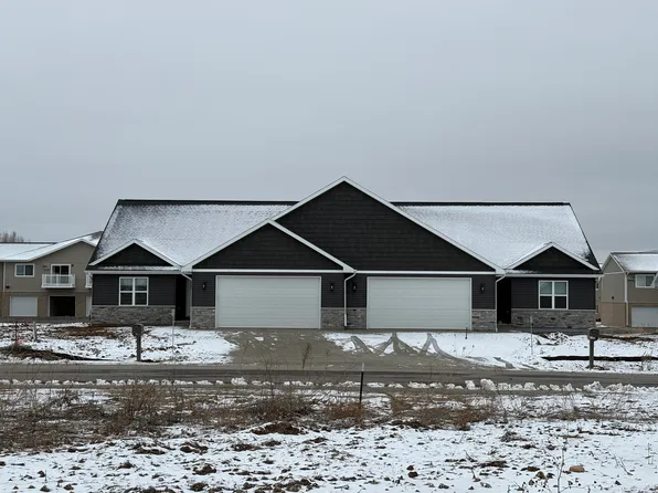 2690 Princeton Dr, Neenah, WI 54956