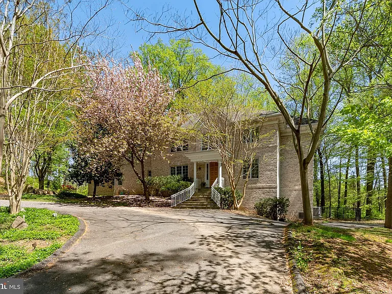 8309 Old Seven Locks Rd — Photo 2