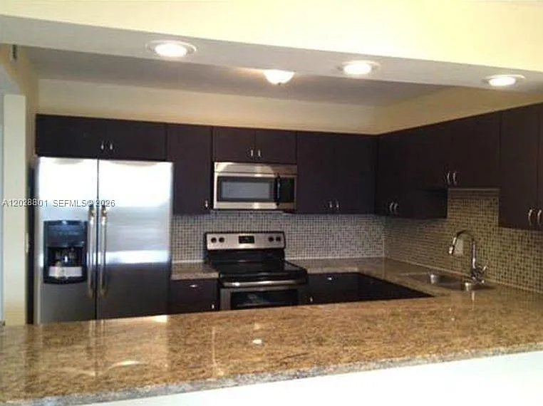 2500 Parkview Dr #307