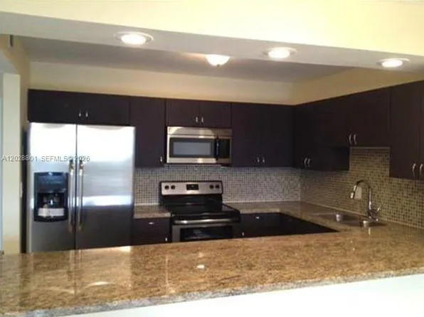 2500 Parkview Dr APT 307, Hallandale, FL 33009