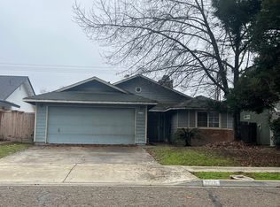 1115 W Madalyn Ave, Tulare, CA 93274