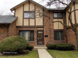 18W274 Standish Ln, Villa Park, IL