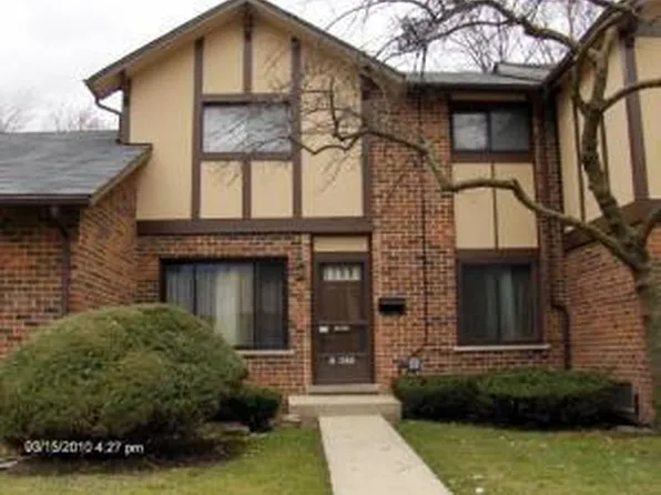 18W274 Standish Ln, Villa Park, IL 60181