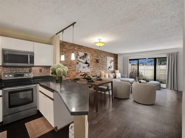 21300 San Simeon Way APT M9, Miami, FL 33179