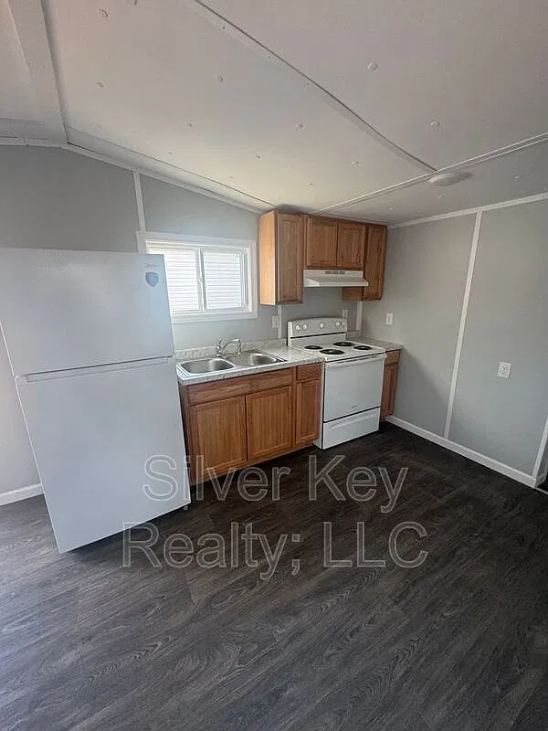 1004 S Jackson St — Photo 4