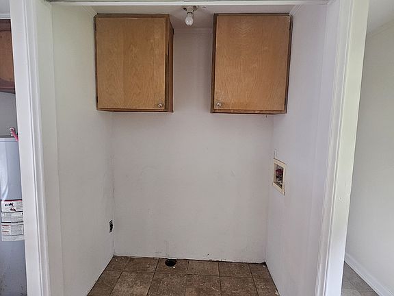 2nd image of 525 Kelly Rd #8