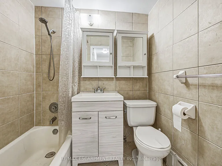 325A James St S #401 — Photo 6