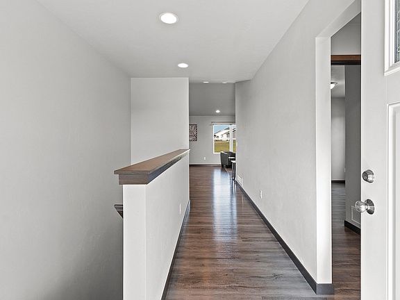 5th image of 1743 Honor St