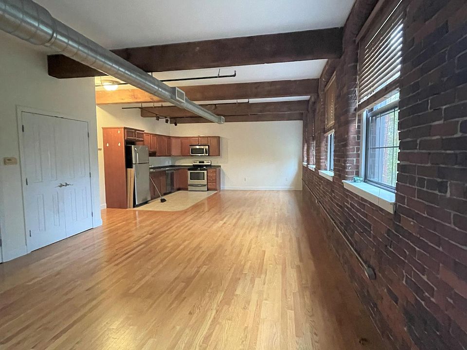 2nd image of 11 Vila St #303