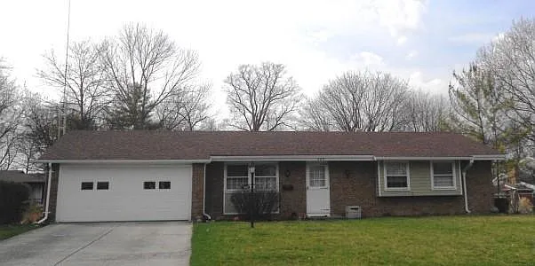 689 Normandy Dr photo 1